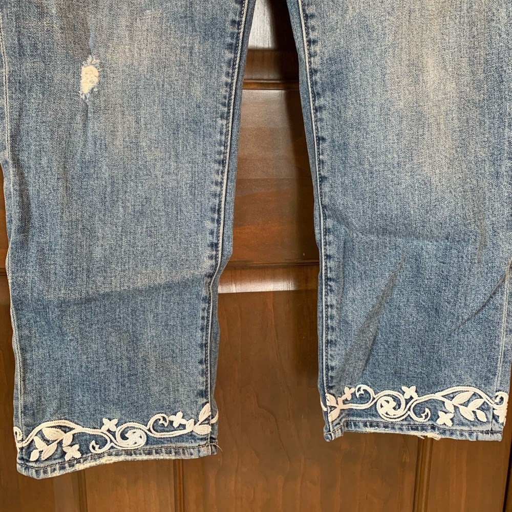 Lucky Brand Longer Capris with detail